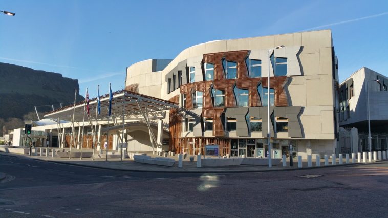 Posvetovanje s Škotskim parlamentom